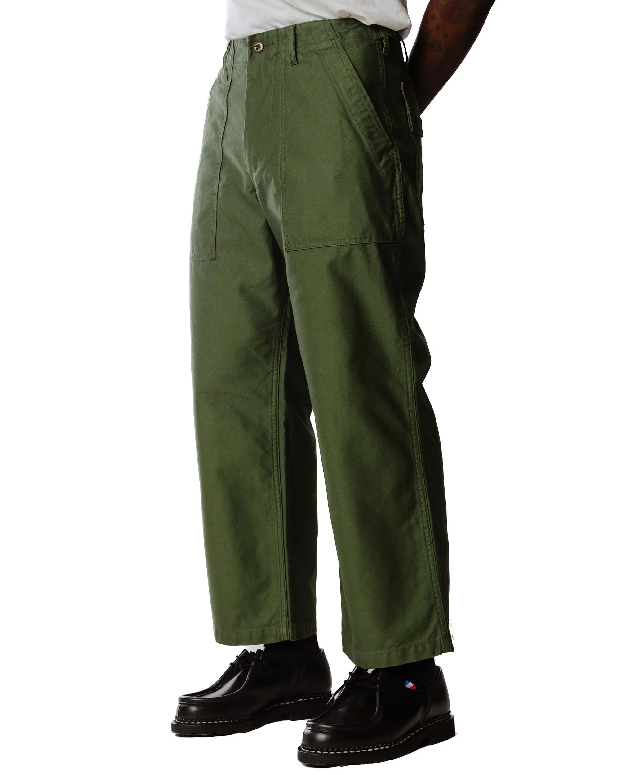 Mens Beams Plus Olive Utility MIL Trousers - Versatile & Stylish Military-Inspired Pants