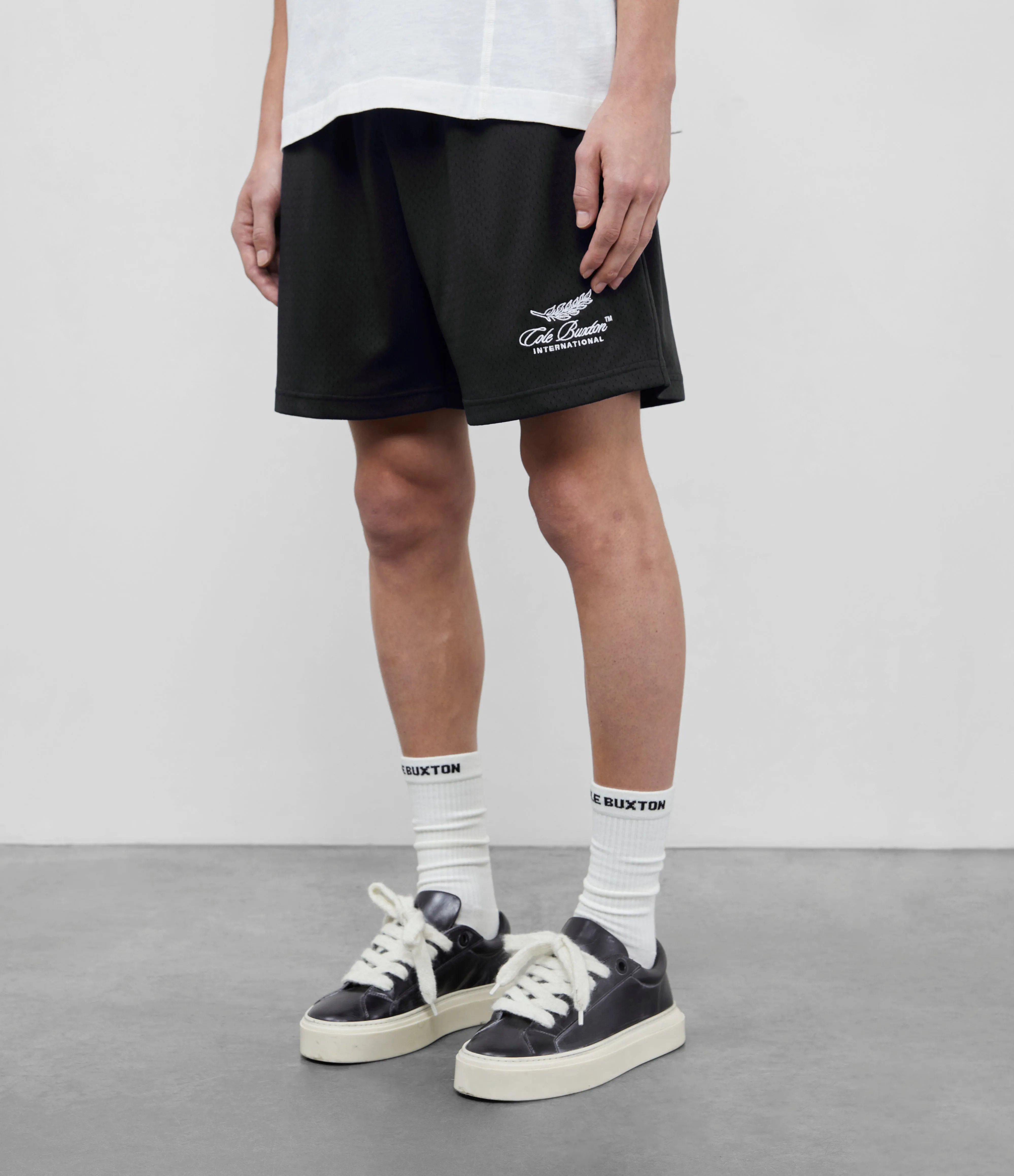INTERNATIONAL MESH SHORTS