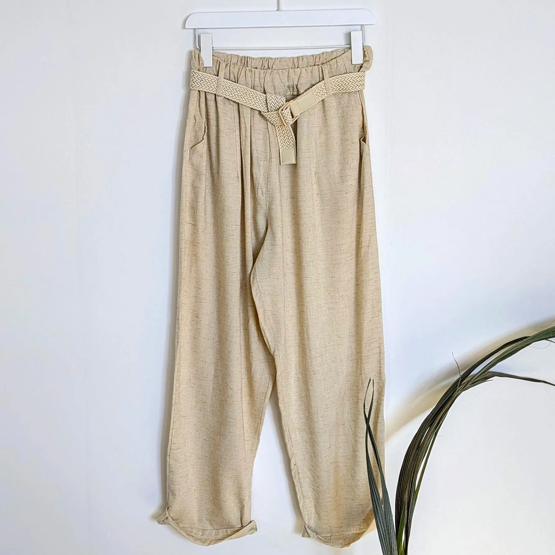 Linen viscose mix relaxed trousers with pockets and woven belt