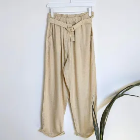 Linen viscose mix relaxed trousers with pockets and woven belt