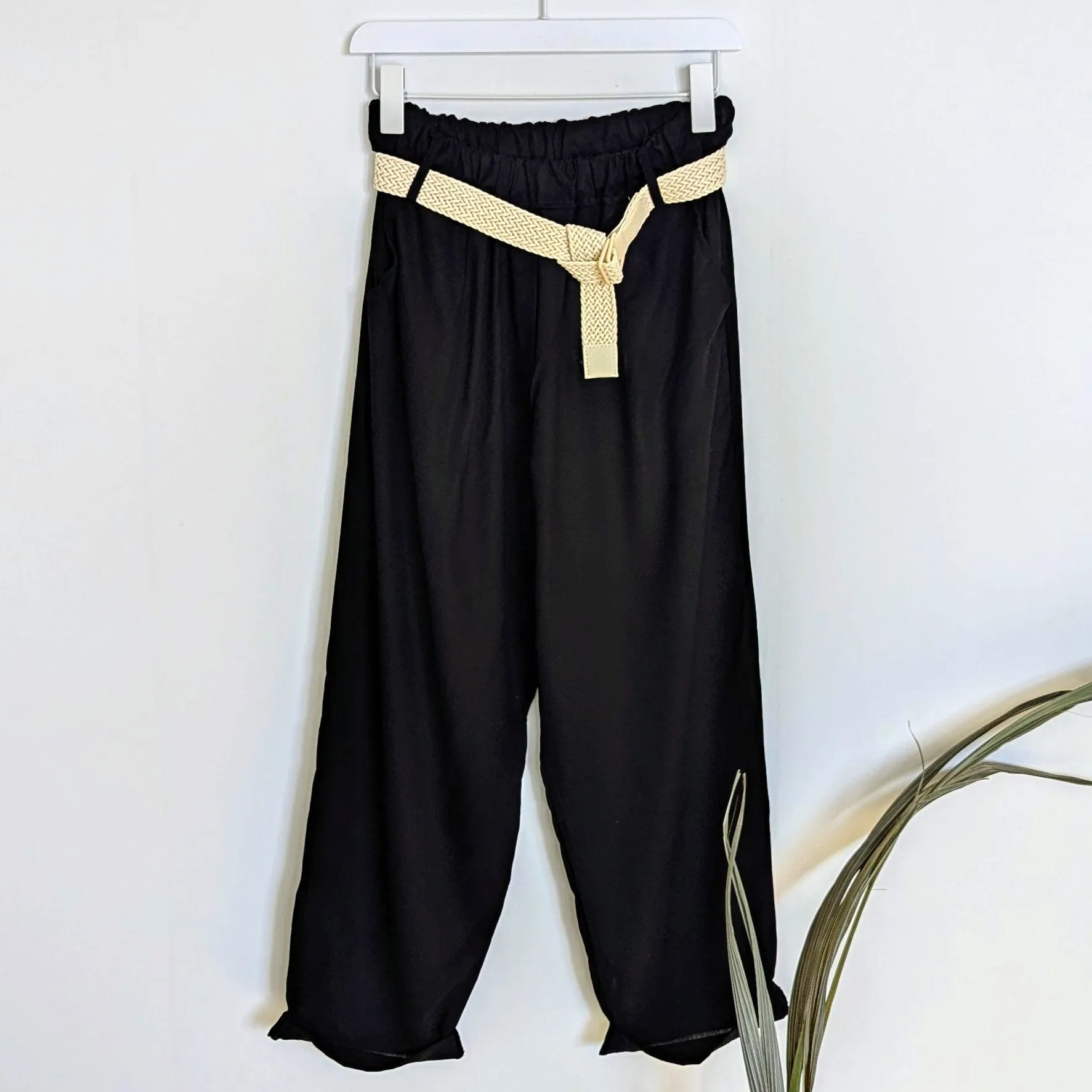 Linen viscose mix relaxed trousers with pockets and woven belt