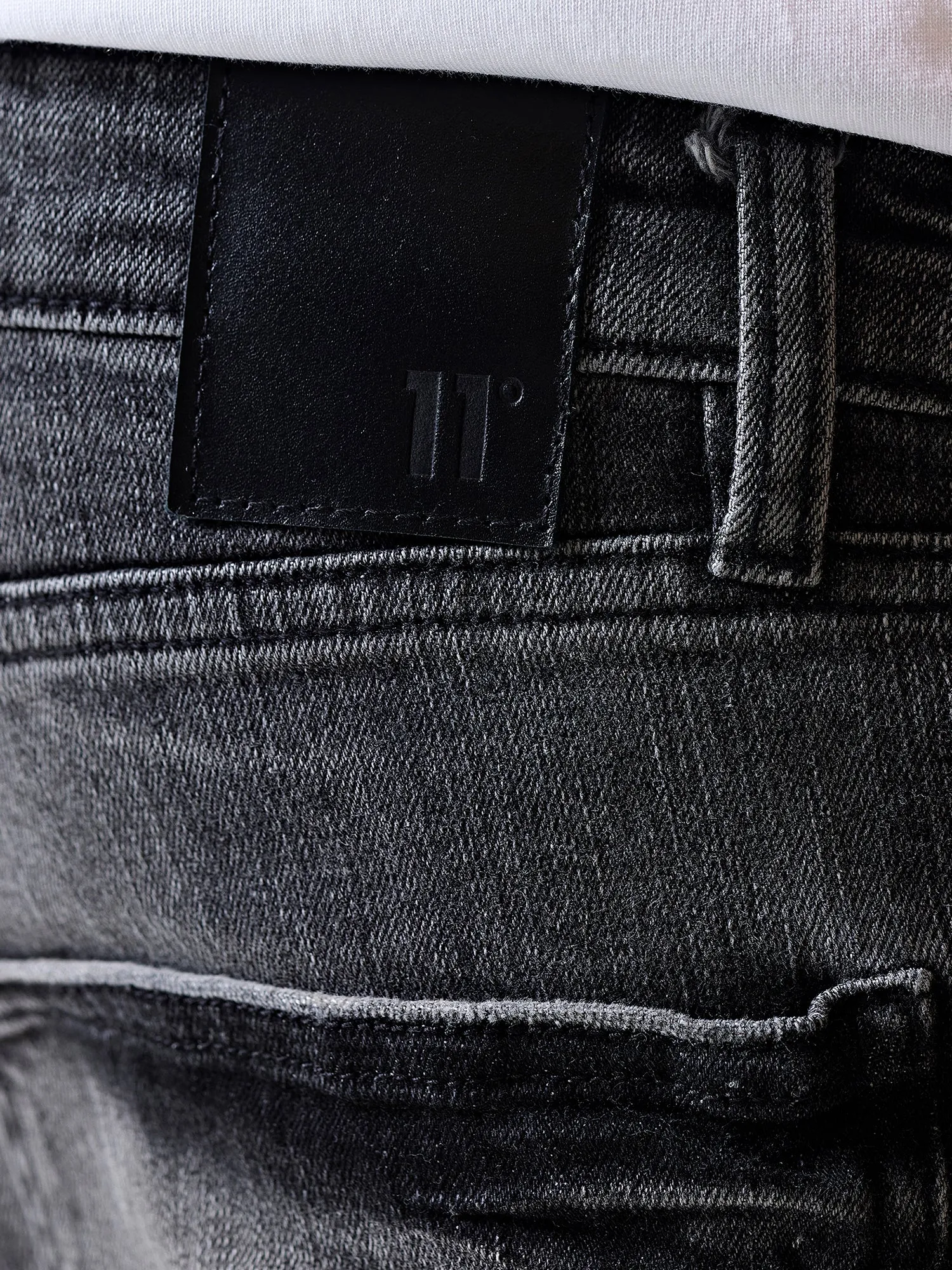 Sustainable Premium Ripped Jeans - Black Slub